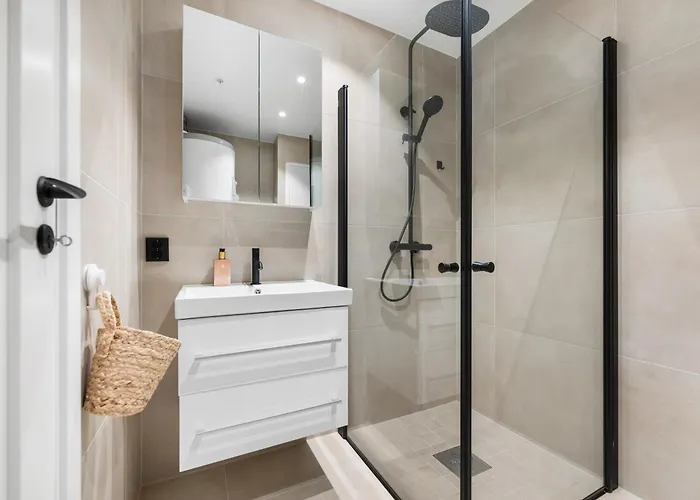 Newly Renovated In A Classic Building Appartement *